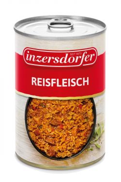 Ein typisches Wiener Gericht aus Reis und Schweinefleisch würzig abgeschmeckt mit Paprika, Selchspeck, Zwiebeln, Karotten und Tomatenmark.