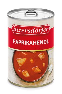 Saftige Hühnerstücke in aromatischer Paprikasauce mit Rahm verfeinert.
