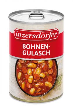 Feurig gewürztes Gulasch aus Riesenbohnen, Debreziner, Zwiebeln, Paprikastreifen, Speck und Knoblauch.