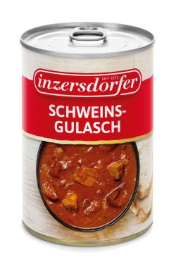 Schweinefleisch in einem feinen Gulaschsaft aus Zwiebeln, Tomatenmark und Gewürzen.