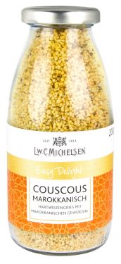 Couscous mit Kreuzkümmel, Paprika, Koriander, Chili, Kurkuma und Knoblauch verfeinert.