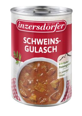Schweinefleisch in einem feinen Gulaschsaft aus Zwiebeln, Tomatenmark und Gewürzen.
